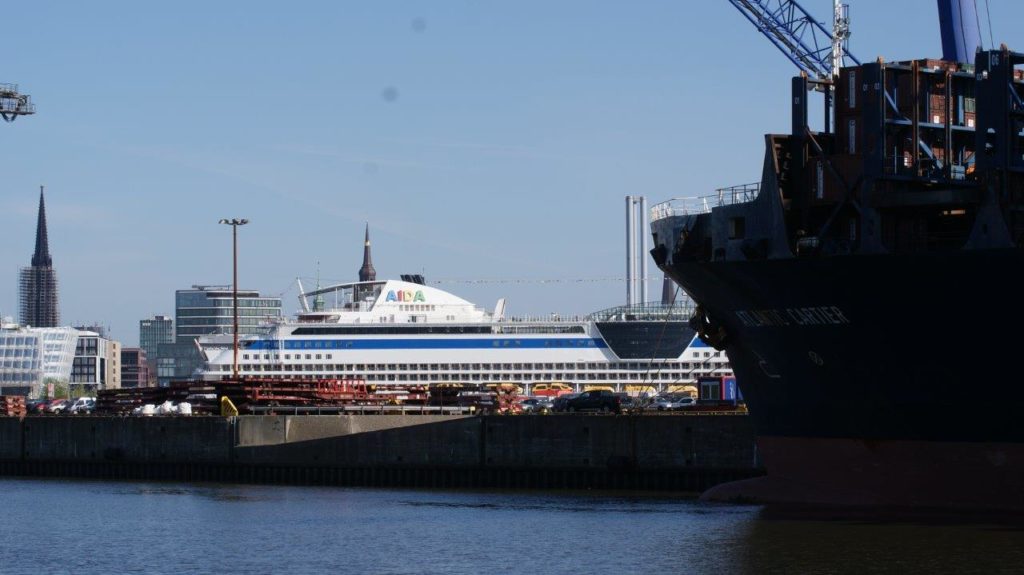 Atomtrachter Atlantic Cartier im Hamburger Hafen. Foto: Dirk Seifert
