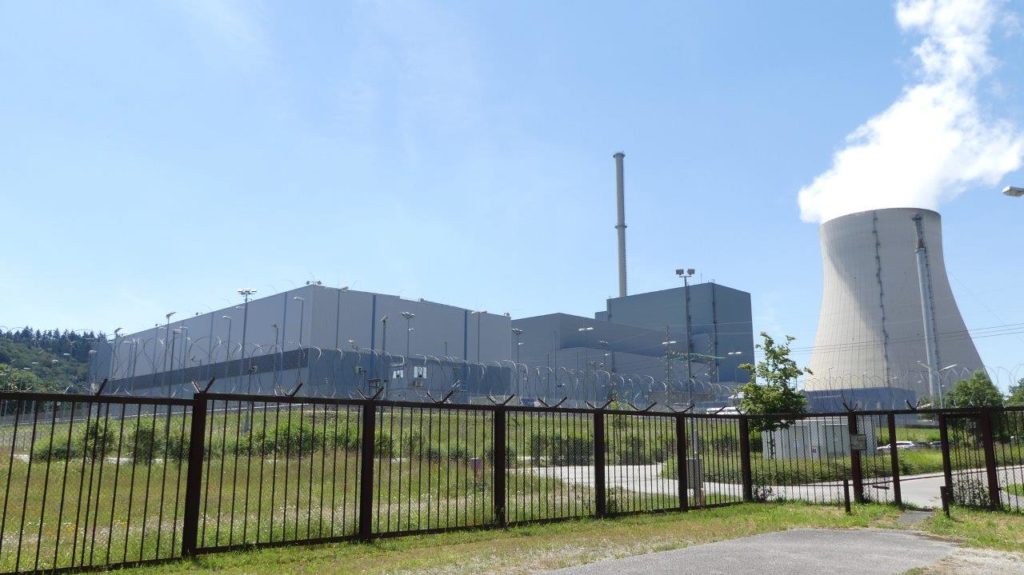 AKW Isar/Ohu im Landkreis Landshut. Das Castor-Zwischenlager neben dem abgeschalteten Reaktorblock 1 