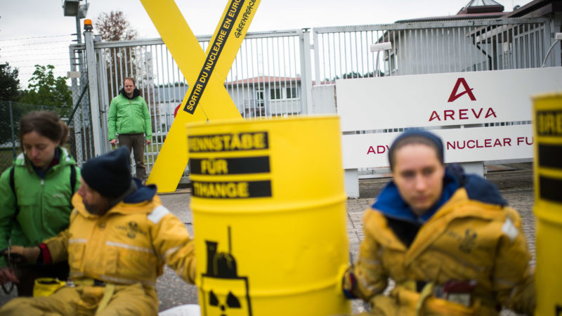 Tihange und Uranfabriken stilllegen – Greenpeace-Aktion in Lingen – Gesetzentwurf für Hendricks vorgelegt