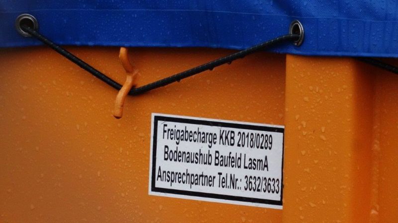 AKW Brunsbüttel: “Radioaktive Brühe in die Elbe” – Erd-Aushub für Deich-Bau