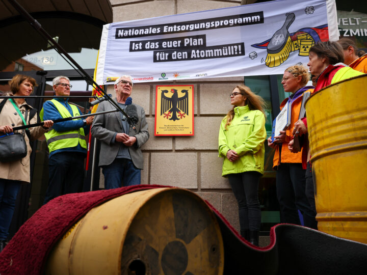 Atommüllprobleme: verharmlost und ungelöst – Über 4000 Einwendungen ans BMU übergeben
